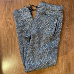 Lululemon engineered warmth joggers size 2